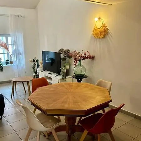 Duplex En Plein Centre-Ville Morestel Exterior photo